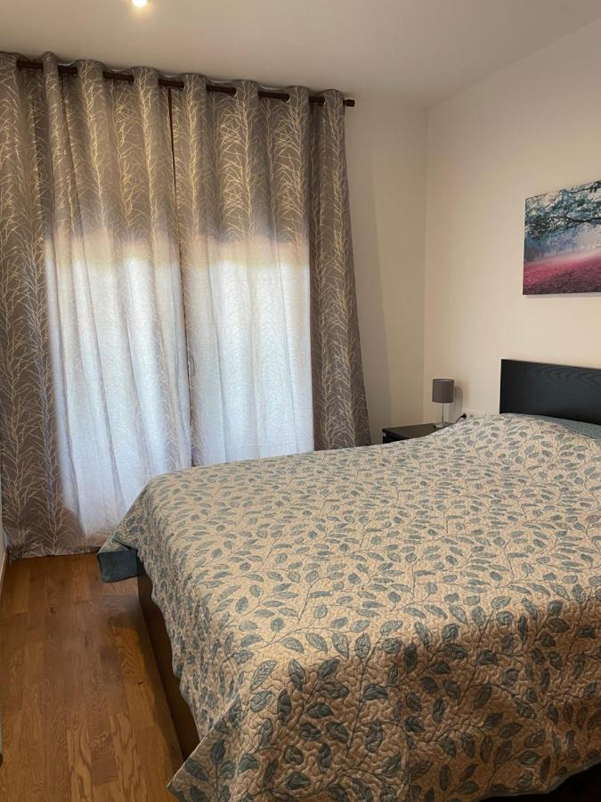 Precioso Calido Apartamento En Sort Con Terraza Apartment Luaran gambar