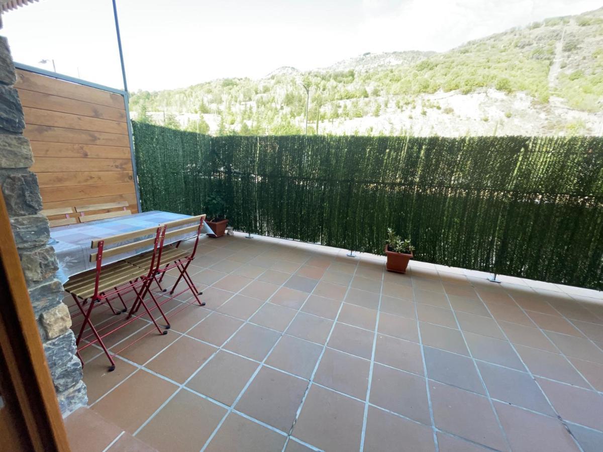 Precioso Calido Apartamento En Sort Con Terraza Apartment Luaran gambar