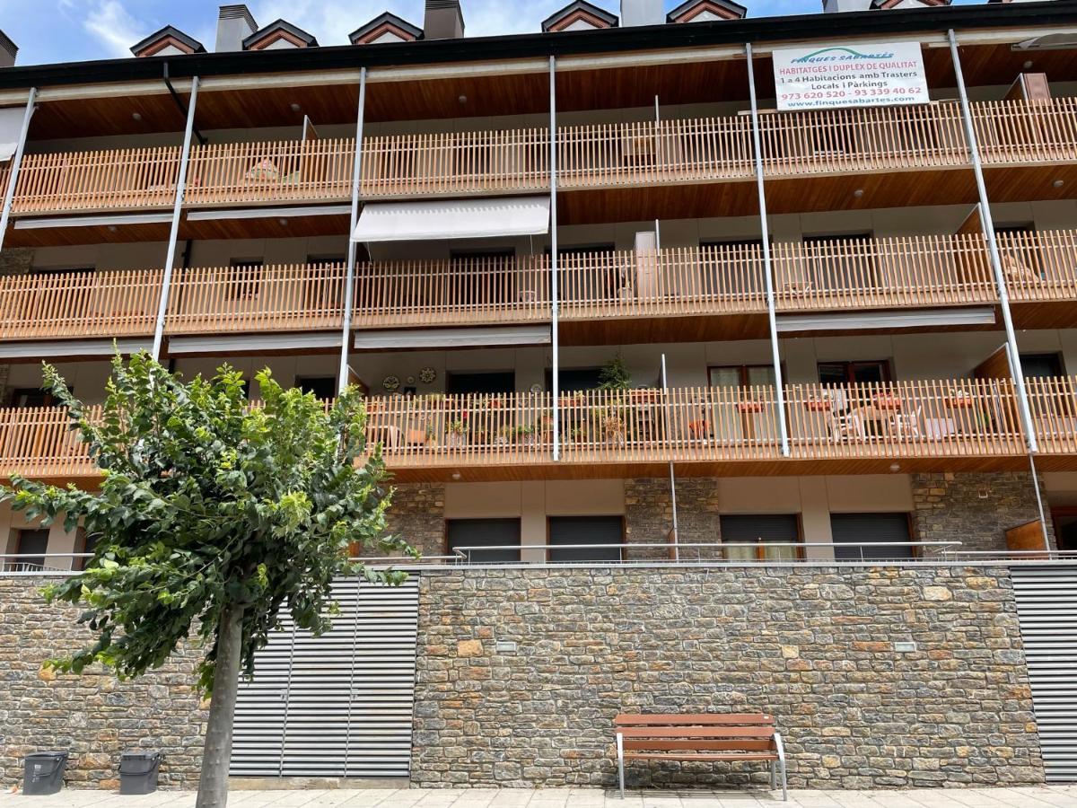 Precioso Calido Apartamento En Sort Con Terraza Apartment Luaran gambar